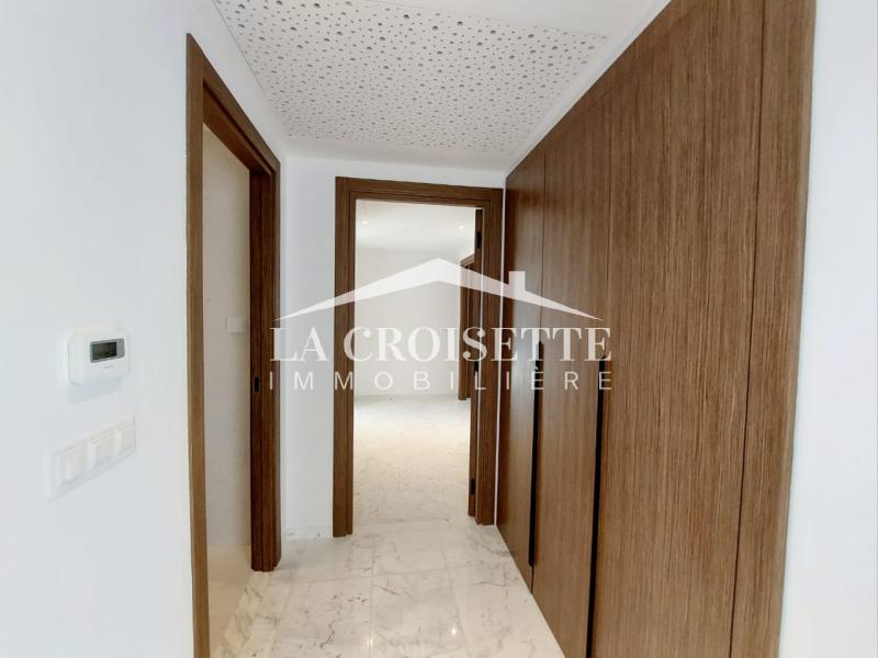 Appartement S+3 avec terrasse vue sur mer à La Marsa